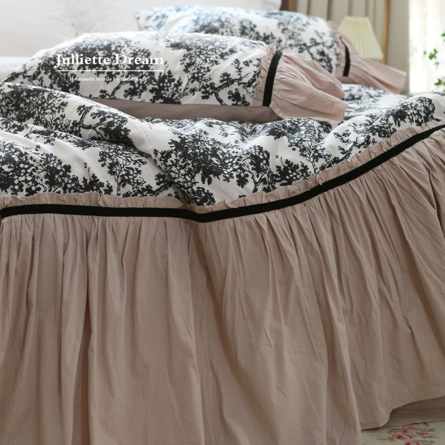 طقم أغطية سرير على الطراز الفر - مراجعة Aesthetic Floral Duvet Cover وسعره